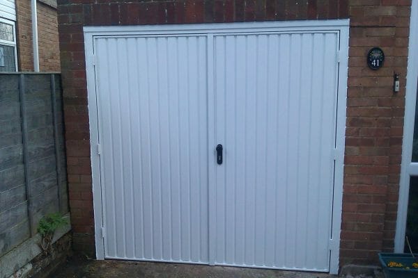 Garador Carlton side hinged doors