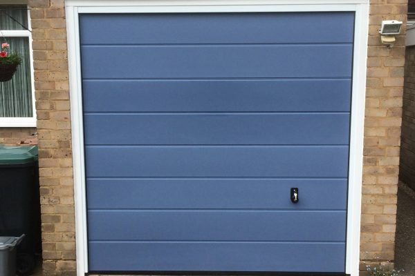 Hormann M-ribbed sectional in pidgeon blue