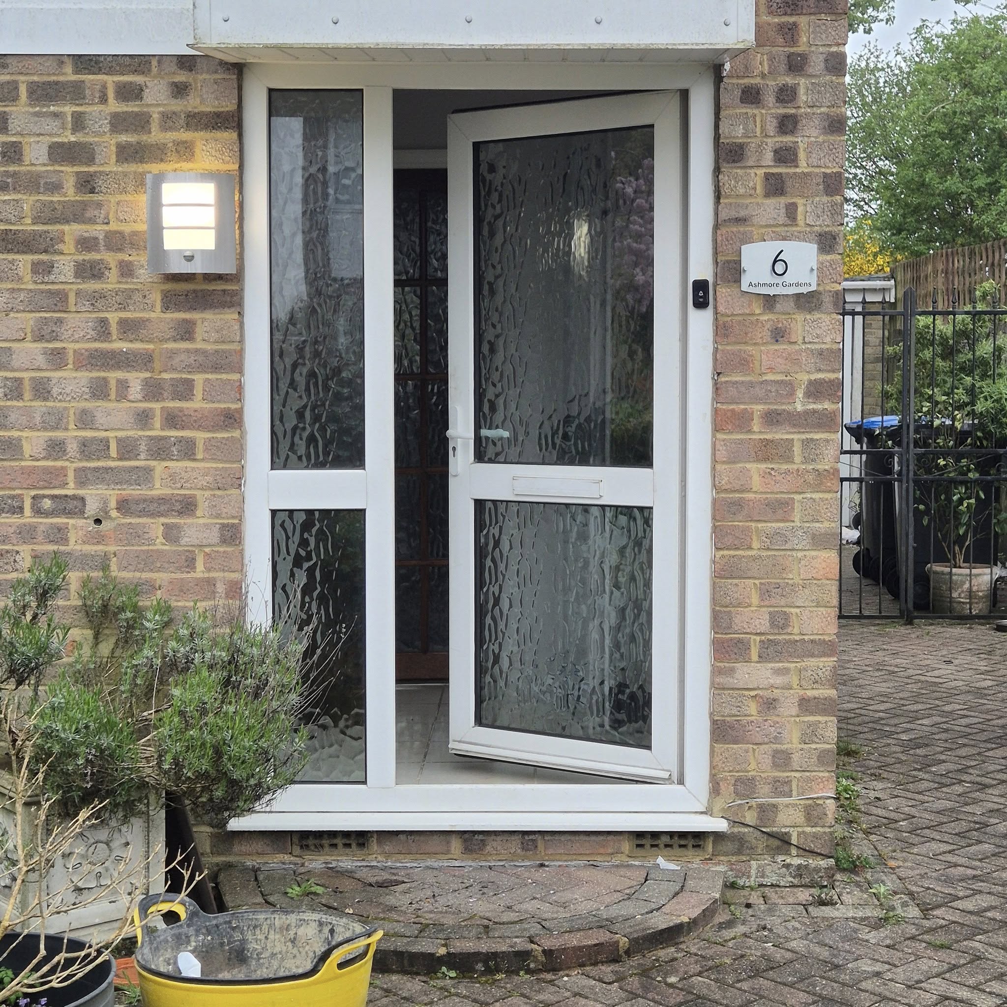 old front door replaced in Hemnel Hempstead