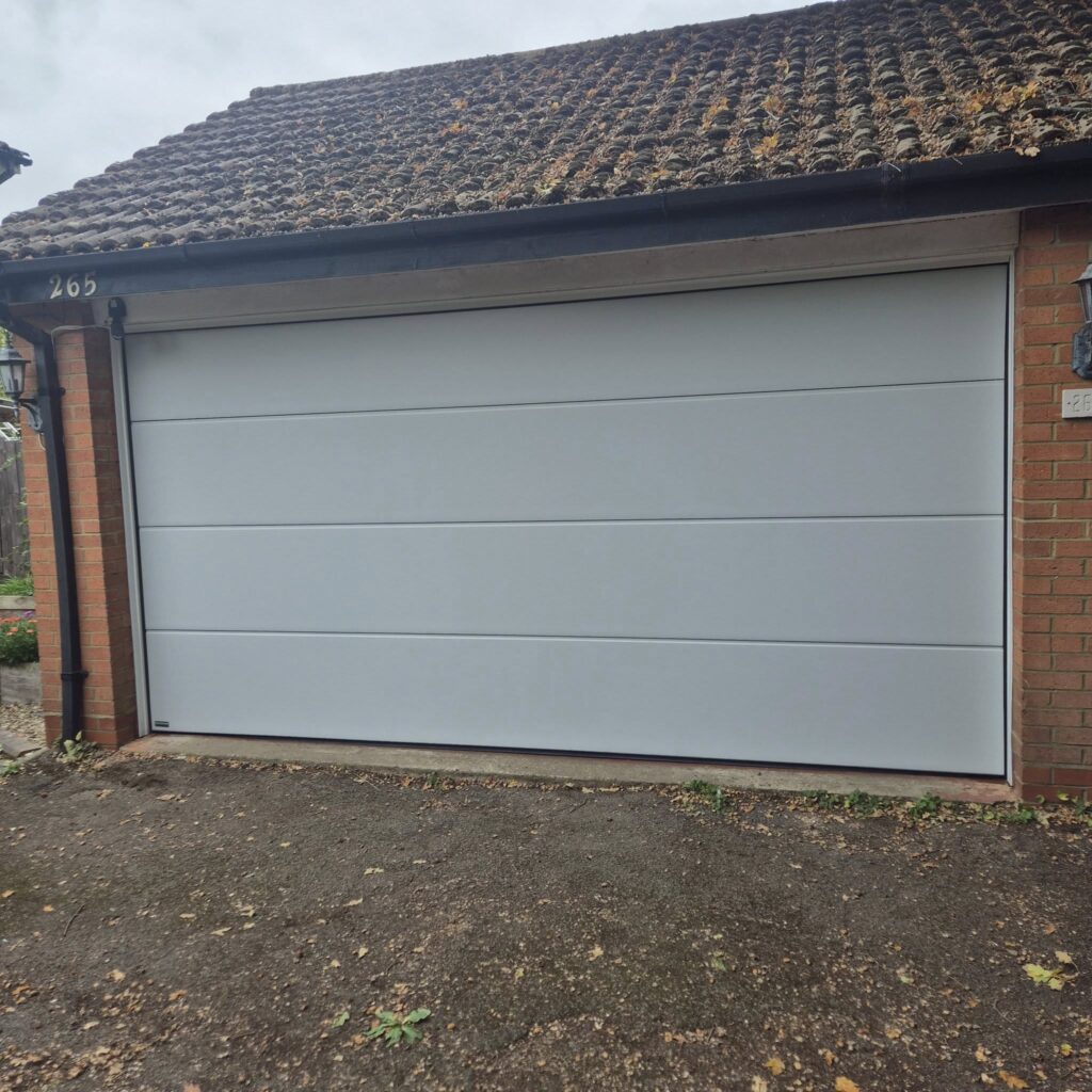 Teckentrup GSW40-L solid ribbed sectional garage door Aylesbury